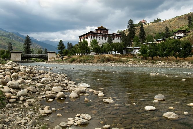 Druk Path Trek: Discover The Raw Natural Beauty of Bhutan - Tshokam to Jigmelangtsho: leaving tree line behind