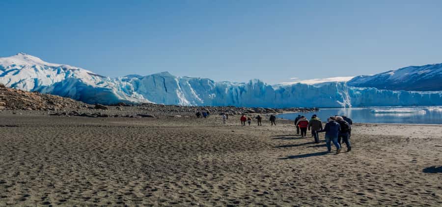 El Calafate: Safari Azul Los Glaciares Trekking Tour - Bajo de las Sombras: where the day’s adventure begins