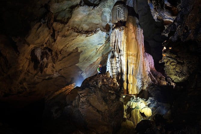 Elephant cave and Mada valley Jungle trek - 1Day - The Tra Ang Cave Phase: 600m of Cave Swimming