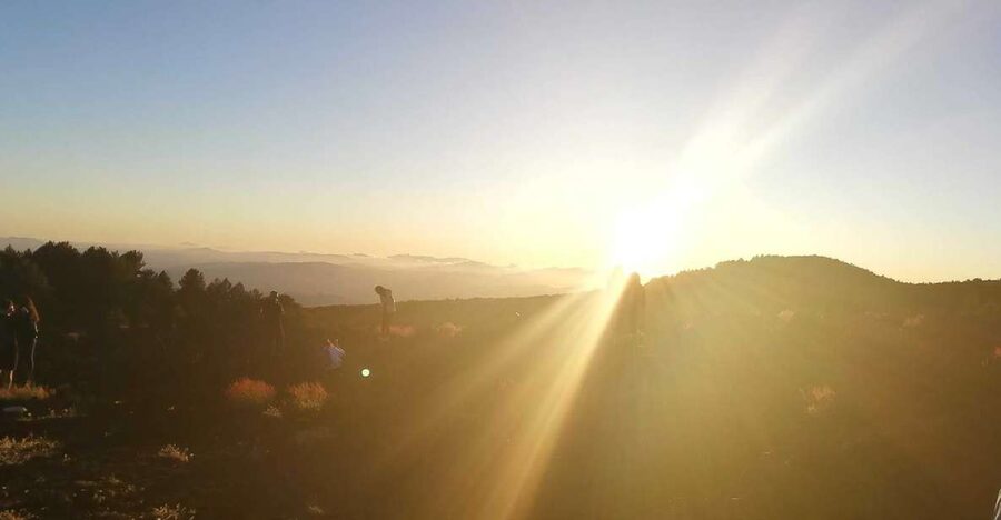 Etna Sunset Tour: Volcano trek, Cave & tasting from Catania - Key things that make this Etna sunset tour worth it