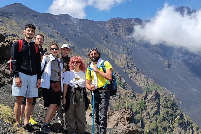 Etna Tour - Trek, Wine and Food from Syracuse - Morning logistics: meeting at Molo San Antonio and getting settled fast