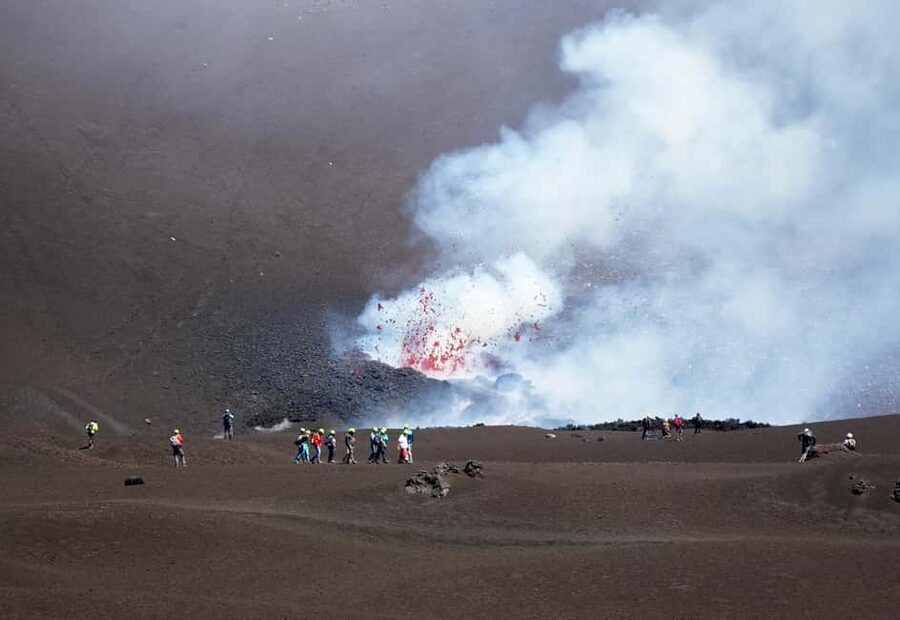Etna: Trekking to the summit craters at 3340 meters - What Mount Etna is really like at 3340 m