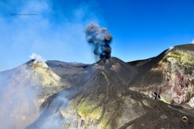 Etna - Trekking to the summit craters (only guide service) experienced hikers - Crateri Sommitali drive: 9.5 km of volcanic facts with big views