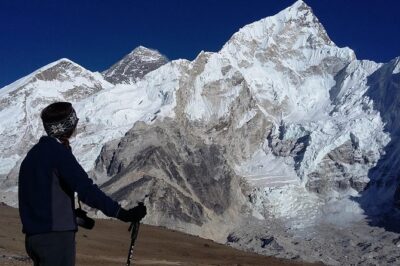 Everest Base Camp trek 12 days from Kathmandu - Kathmandu to Lukla: the first altitude lesson starts immediately