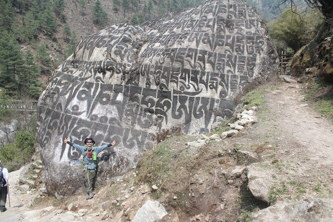 Everest Base Camp Trek from Kathmandu 12 Days - Lobuche and Gorakshep: getting close to the glacier-side route