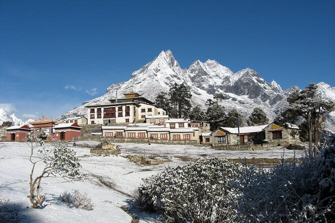 Everest Base Camp trek with Helicopter return 9 days - The Namche rest day (plus Khumjung): using altitude time well