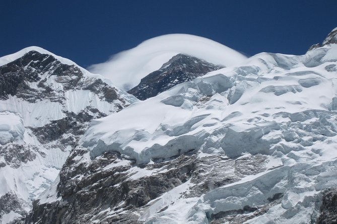 Everest Base Camp Trekking - 13 Days - Getting to the trek: Kathmandu to Lukla and what sets the tone