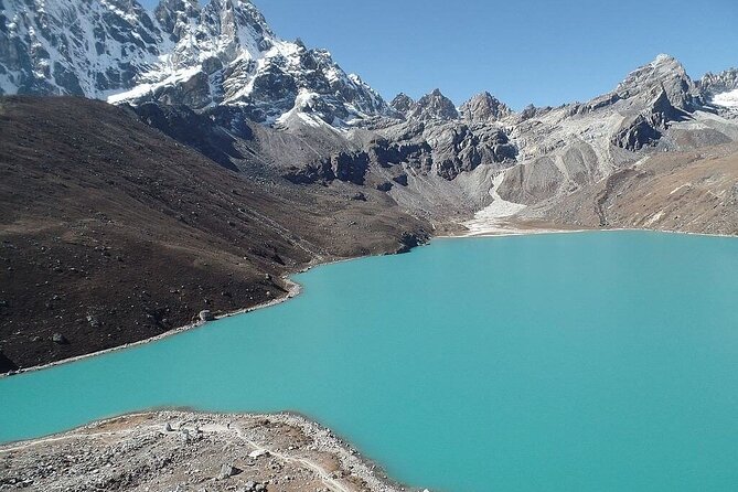 Everest Gokyo Lake Trek - Everest Gokyo Lakes: the trek that swaps Base Camp for better views