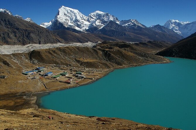 Everest Gokyo Lake Trek - Gokyo Lakes Day 6: turquoise lakes plus moraine climbing