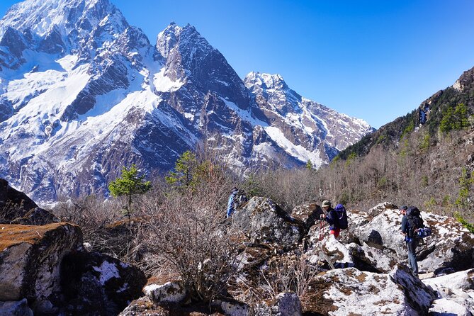 Experience the Thrill of a Lifetime:12-Days Manaslu Circuit trek - Day 6–7: Samagaun acclimatization and the Pungyen Gompa side hike