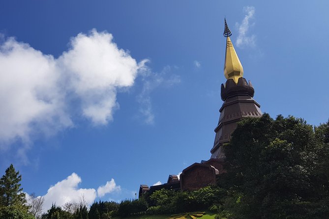 Fantastic! Famous Doi Inthanon National park tour with 2hr trekking - Wachirathan Falls: 70 meters of thunder and a short, sweet walk