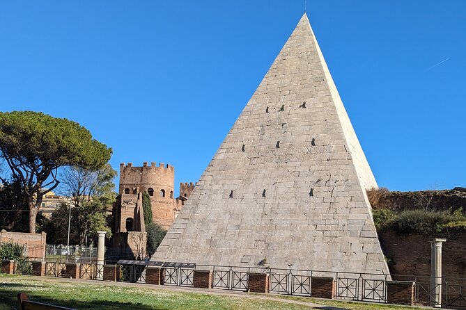 Free Urban Trekking with an Archaeologist - Augmented Reality in Rome: How to Get the Most From Your Phone
