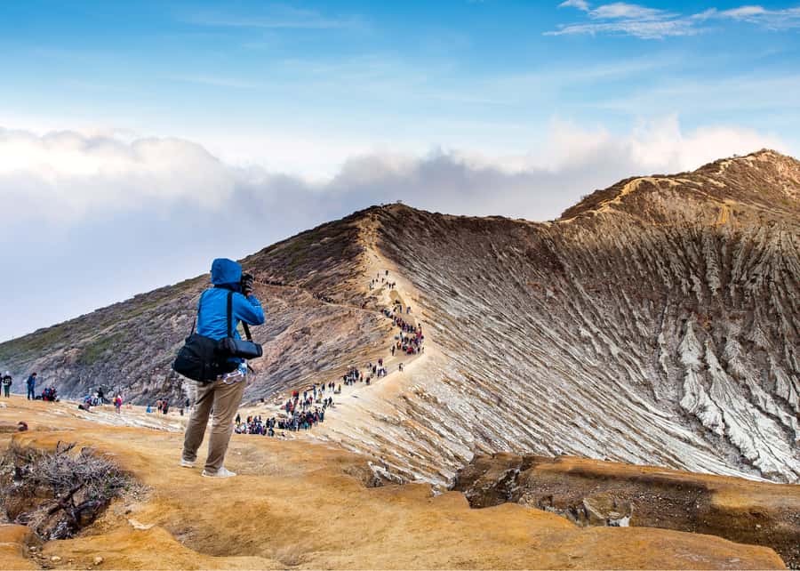 From Bali: Private Mount Ijen Crater Volcano Midnight Trek - Kalipuro Dinner Break: Fuel Before You Turn Into a Snowman
