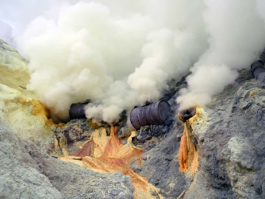 From Bali: Private Mount Ijen Crater Volcano Midnight Trek - Down to the Crater: Sulphur Lake Views and the Blue Flame Factor