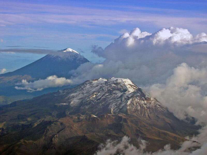 From CDMX: Trekking to Iztaccihuatl Volcano accompanied by a mountaineer - Meeting at 6:20 a.m. in Mexico City: the day’s real beginning