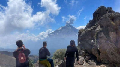 From CDMX: Trekking to Iztaccihuatl Volcano accompanied by a mountaineer - Paso de Cortés: a historic pass with mountain panoramas