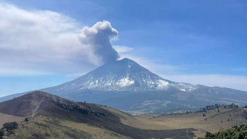 From CDMX: Trekking to Iztaccihuatl Volcano accompanied by a mountaineer - National Park hiking: a guided walk with safety in mind
