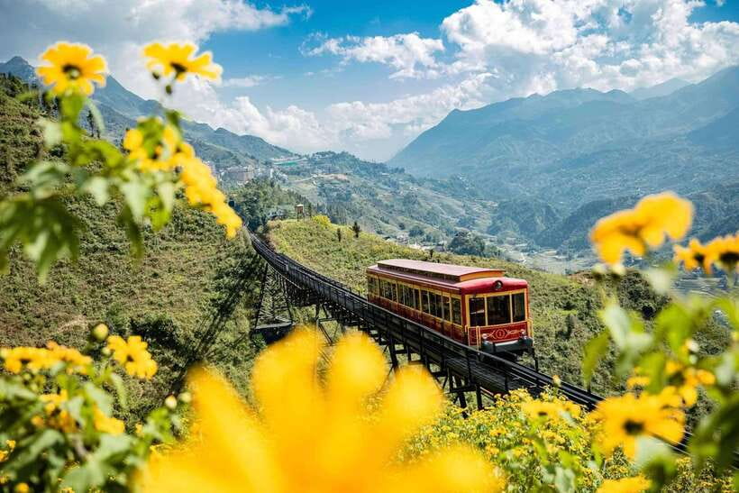 From Hanoi: 1-day Sapa Trekking Tour With Overnight Bus - Lao Chai village: stepping into Black H’mong countryside