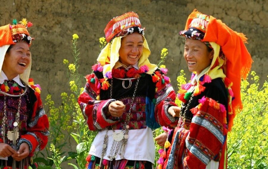 From Hanoi: 2 Day Sapa Trekking To Village & Bungalow, Meals - Day 2 schedule and the Sapa Town free window