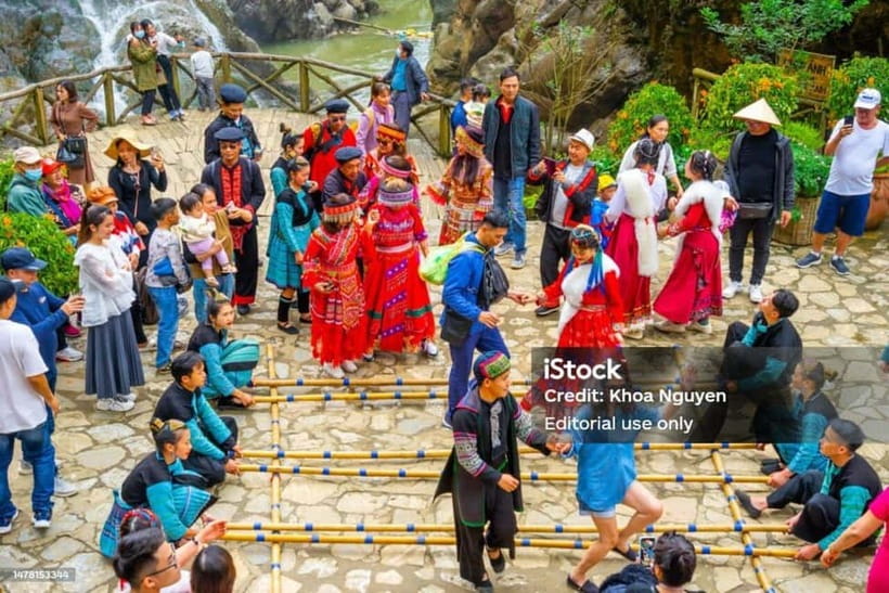 From Hanoi: 2-Days Sapa Trek Lao Chai/Cat Cat, Fansipan Peak - Day 1 trek choice: Lao Chai and Ta Van in Muong Hoa Valley