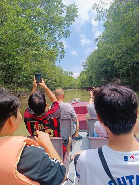 From Ho Chi Minh City: Can Gio Mangrove & Monkey Island Trek - Crocodiles at Hoa Cá: close views without the circus