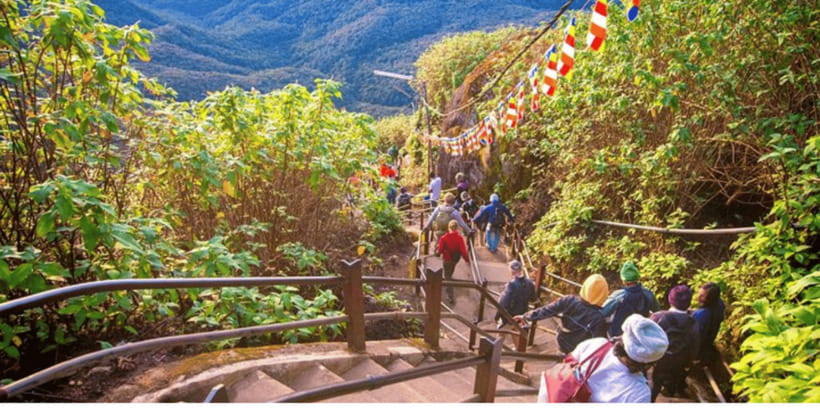 From Kandy: Adams Peak Guided hike via Peak Wilderness - Season and weather: when the temple area can affect what you see