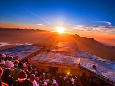 From Kandy: All Inclusive Adams Peak Epic Guided Hike - The overnight timing: how it works and why it matters