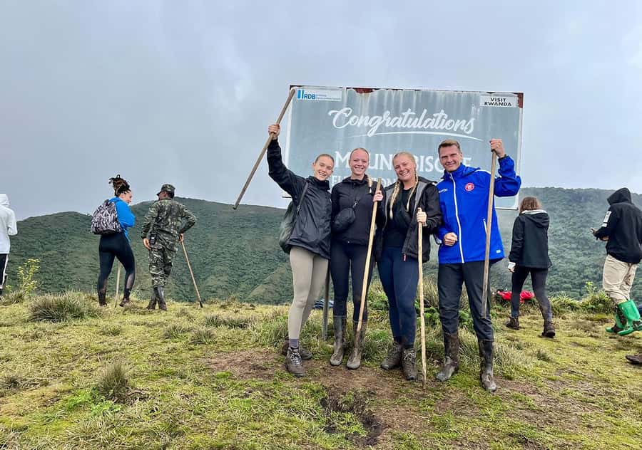 From Kigali: Bisoke Summit Trek, Crater Lake 1 Day Safari - Key things that make this trek worth your time