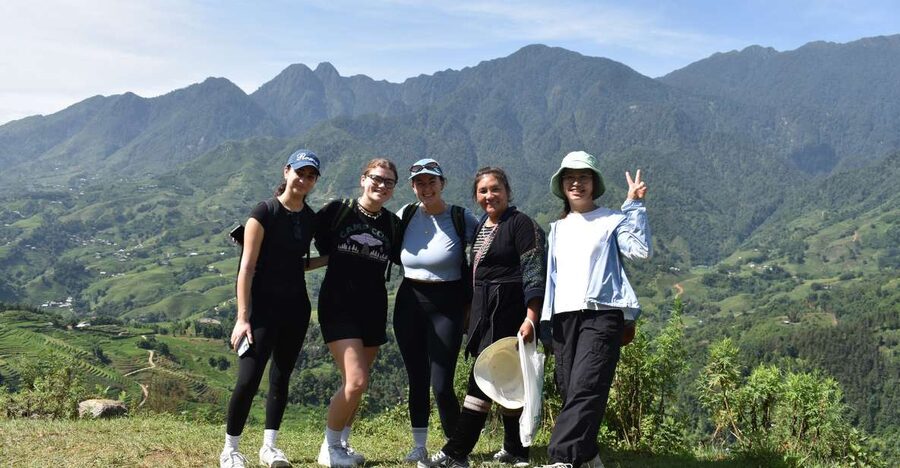 From Sapa: 1-Day Trekking through Terraces Rice Fields - Lao Chai at Lunch Time: H’mong Food With Terraces in View