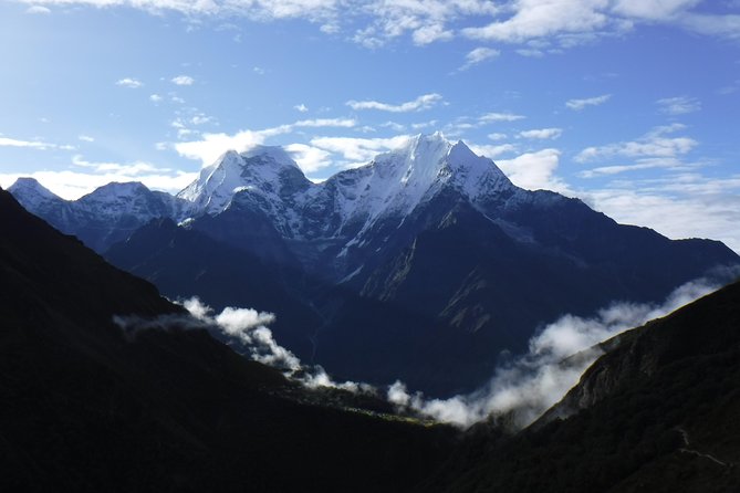 Gokyo Lakes, Gokyo Ri Trekking Package - 10 Days - The Fork Toward Gokyo: Mong La Danda, Ama Dablam, and a Real Wildlife Chance