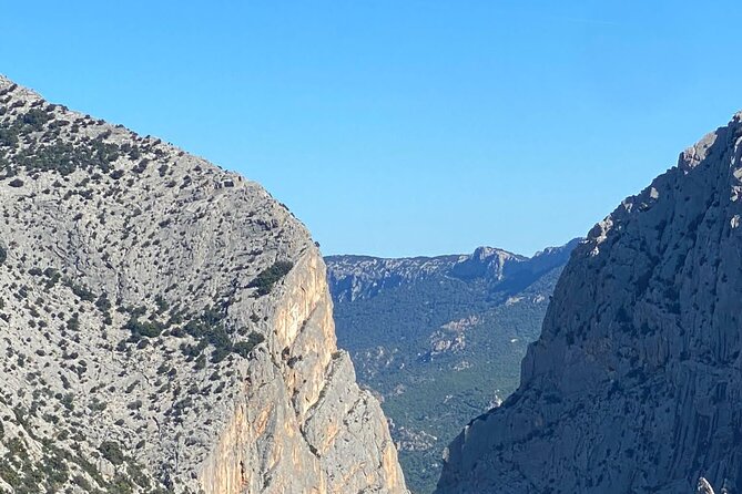 Gorropu canyon guided hike - Understanding the green, yellow, and red sections