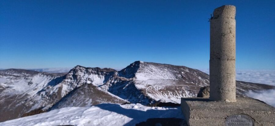 Granada: Sierra Nevada Veleta Peak Trek with Lunch - Veleta summit lunch at 3,396 m: the break that turns it into a memory