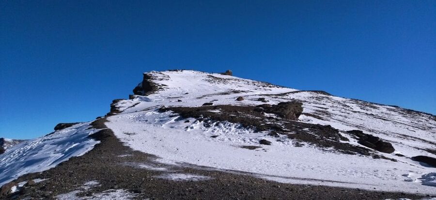 Granada: Sierra Nevada Veleta Peak Trek with Lunch - Your guide makes the difference: small group, big support