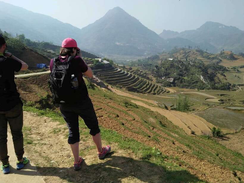 Hanoi- SaPa: 3-Day Homestay Trek to Explore Ethnic cultures - Entering the trail with a guide and a small group