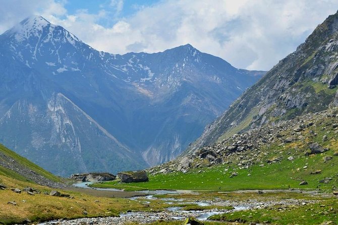 Har Ki dun Trek by Himalaya Shelter - Day-by-day walking: from Sankri through Osla and Kalkatidhar to Har Ki Dun