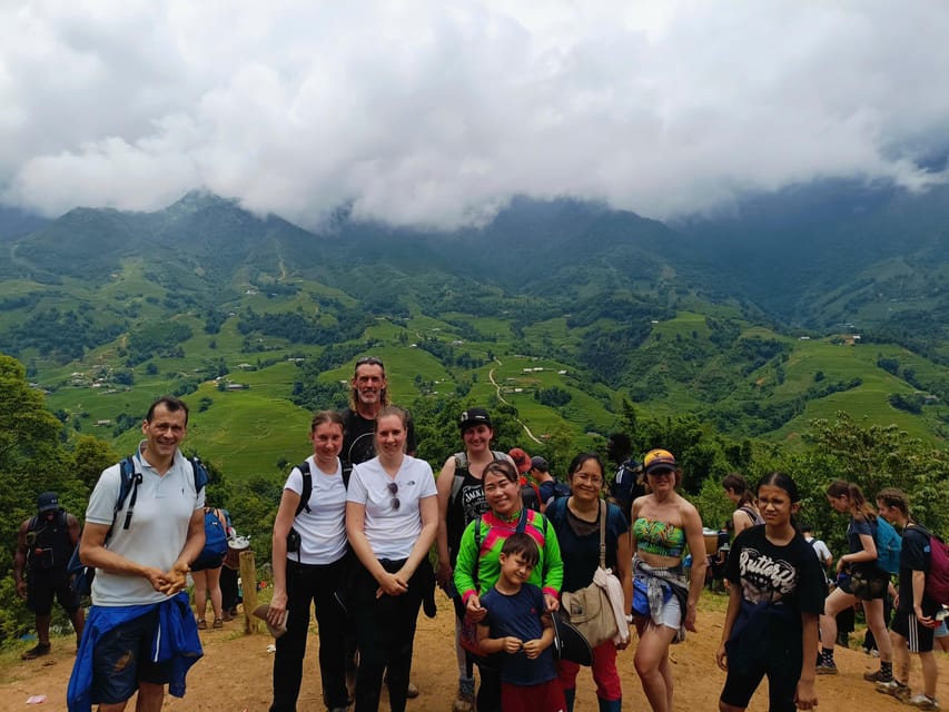 In Sapa: 1 Day Mountain Trek, Visit beautiful villages - Hang Da Village (Black Hmong): A Real Switch from Views to Village Life