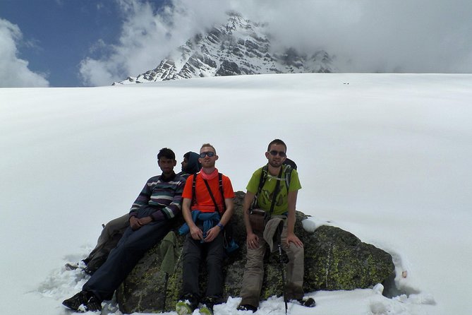 Kashmir Snow Trek - Entering Srinagar: Dal Lake overnight and a smooth handoff