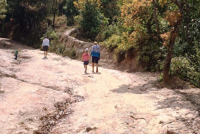 Kathmandu: 2 Nights 3 Days Chisapani Nagarkot Trek - Comfort Details: Lodges, Bathrooms, and Daily Breakfast