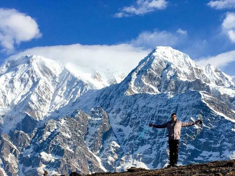 Kathmandu: 8-Day Annapurna Circuit Trek via Thorong La Pass - Pisang to Manang: Braga, Monasteries (If Open), and Bigger Feel Views