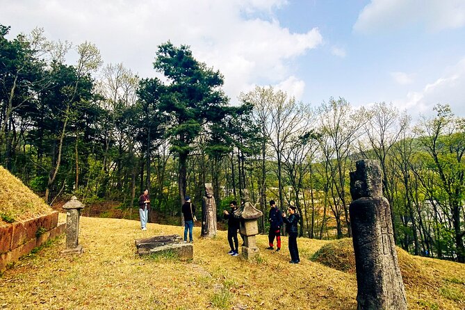 Korean Cemetery and Folklore Trek - The Seasonal September–November Window