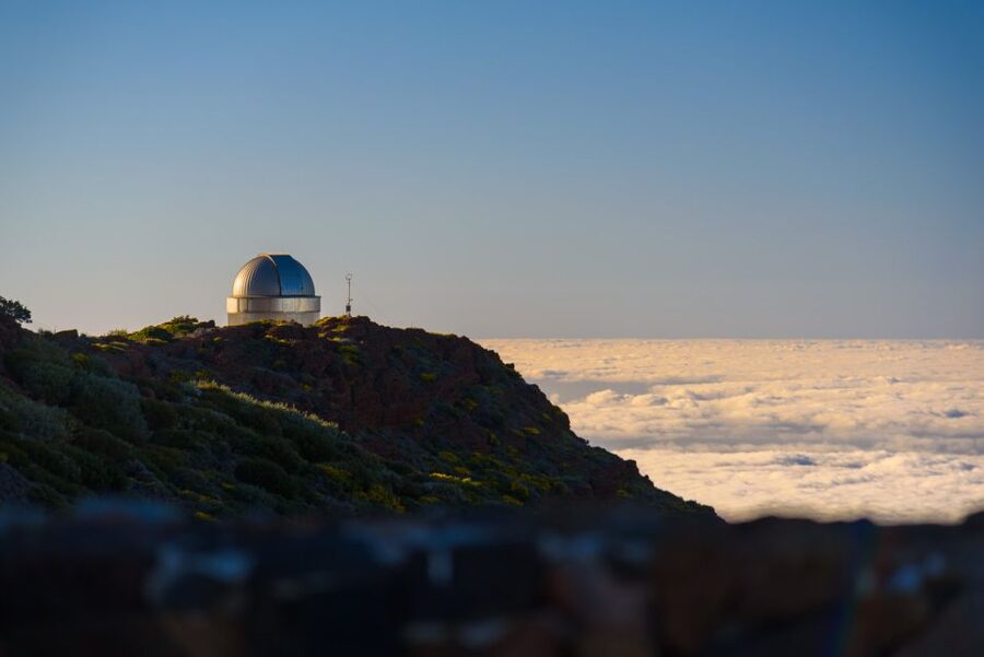 La Palma: Guided Trekking Tour to El Roque de los Muchachos - Starting the trek: an ancient route and a national-park border