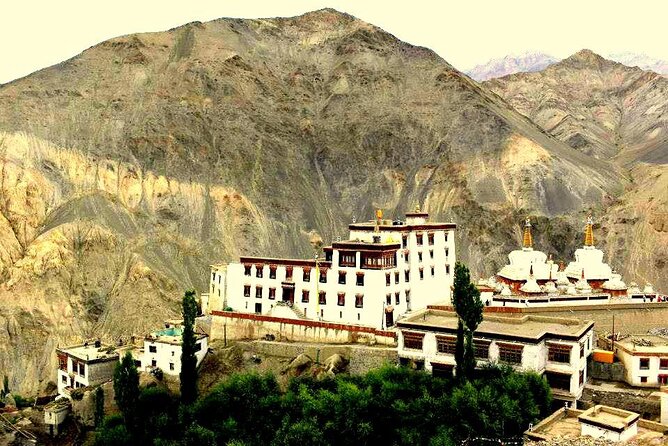 Ladakh Sham Valley Trek - Day 3: Mebtak La Prayer Flags to Ang and Back to Leh