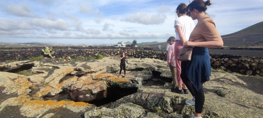 Lanzarote: Timanfaya Natural Park Trekking Tour - Key highlights you’ll feel fast