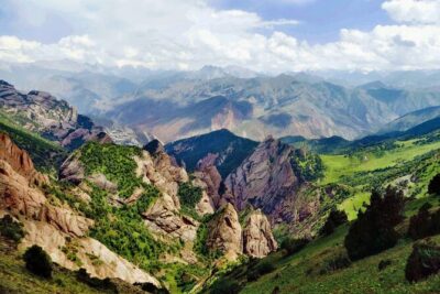 Loop trek of Sary Mogol - Where you start (and why the timing matters at 8:00 am)