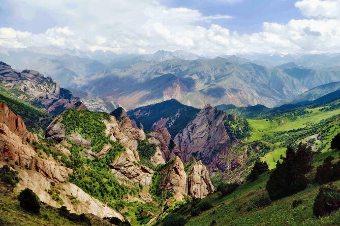 Loop trek of Sary Mogol - Where you start (and why the timing matters at 8:00 am)