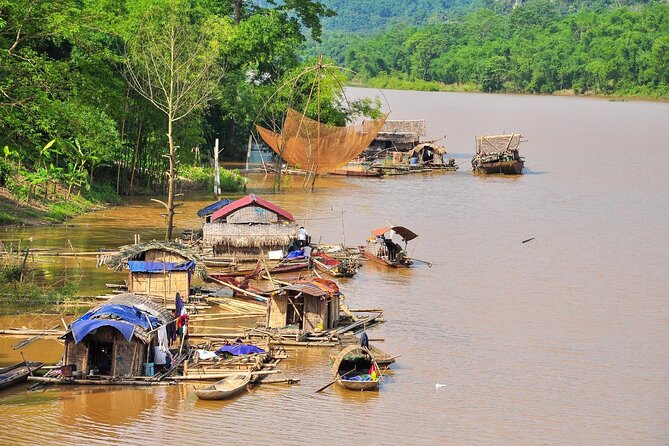 Mai Chau - Pu Luong trekking 3 days 2 nights - Bản Poom Coọng: lunch in a Thai stilt house and a calmer start