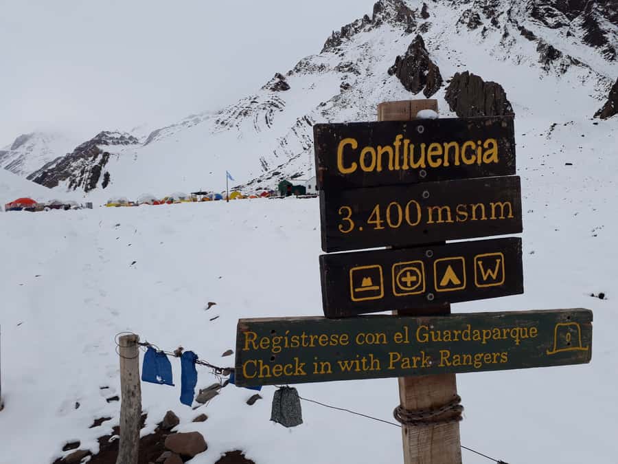 Mendoza: Mt. Aconcagua Confluencia Camp Trekking - Snacks and box lunch at altitude: simple, but it matters