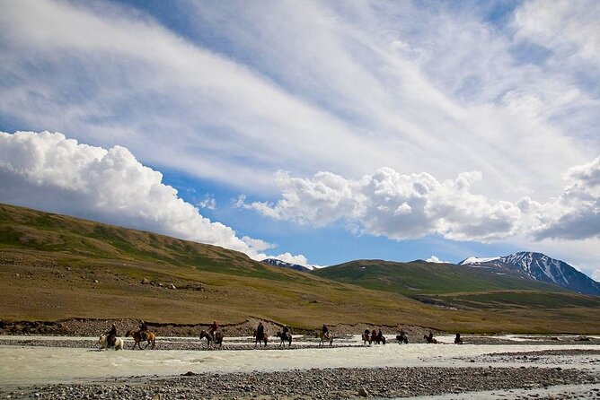 Mongolia Nomad Trek • On-Foot & Horseback ~ 15 Day - Tsagaan Gol Community Visit: Shaman Traditions and Ancient Petroglyphs