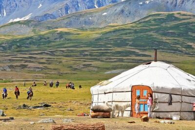 Mongolia Nomad Trek • On-Foot & Horseback ~ 15 Day - Flying West and Meeting Western Altai Country