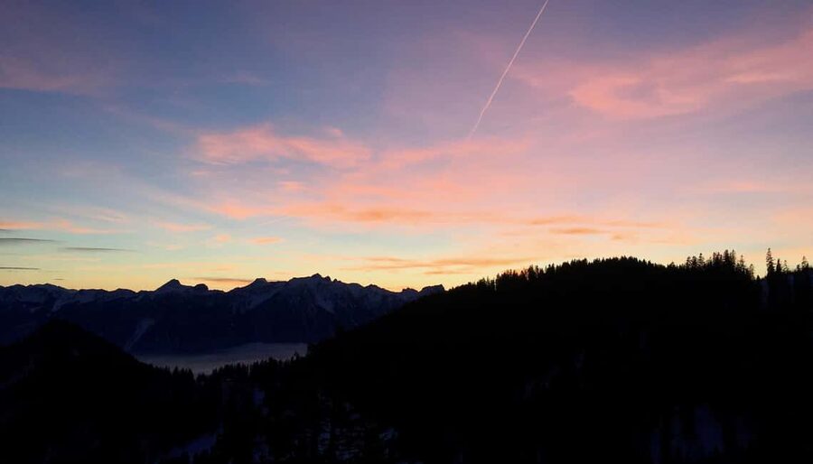 Montreux: Snowshoe Trek with Fondue and Wine - Getting to the heights of Montreux (without stress)